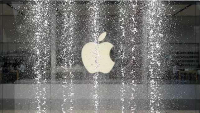 Apple Workers Successfully Vote to Form First US Union