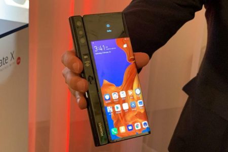 China’s Smartphone Shipments Extend Decline As Higher AI-Driven Chip Costs Lift Prices: Huawei And Apple Gain Market Share