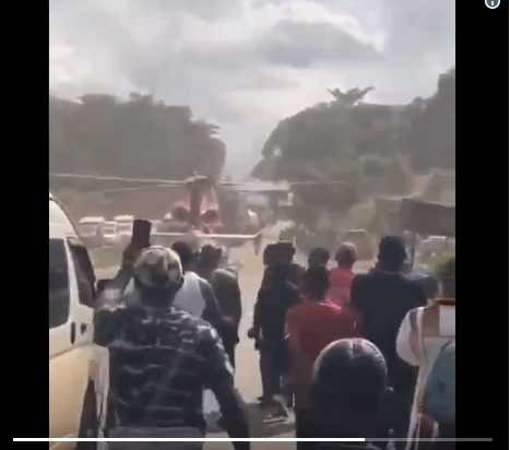 The Helicopter  Landed , And Saved The Man From Nigerian Road Traffic [Video]