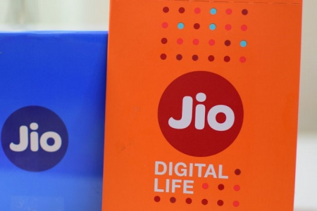 Ambani Reshapes Jio IPO to Pure Fundraising as Global Investors Double Down on India’s Digital Future