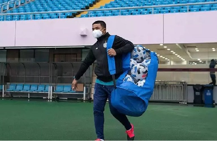 The World of Sports at the Mercy of Coronavirus