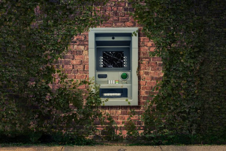 King CASH Leaves The Palace, Blame Coronavirus!