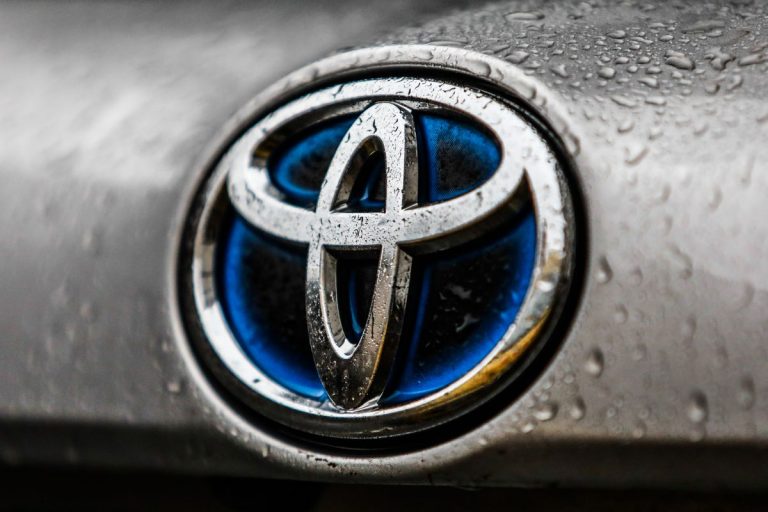 Toyota Dethrones GM As America’s Top Selling Automaker in 2021