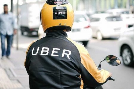 Uber Beats Revenue Expectations in Q4 2025 but Shares Dip as Investors Eye AV Transition and Margin Pressures