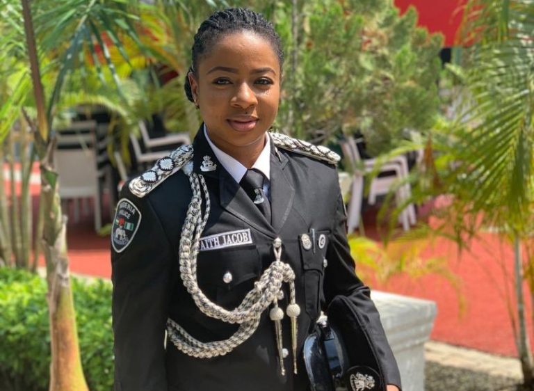 Nigeria’s Female police officers can now wear Hijab and earrings on their police attires.