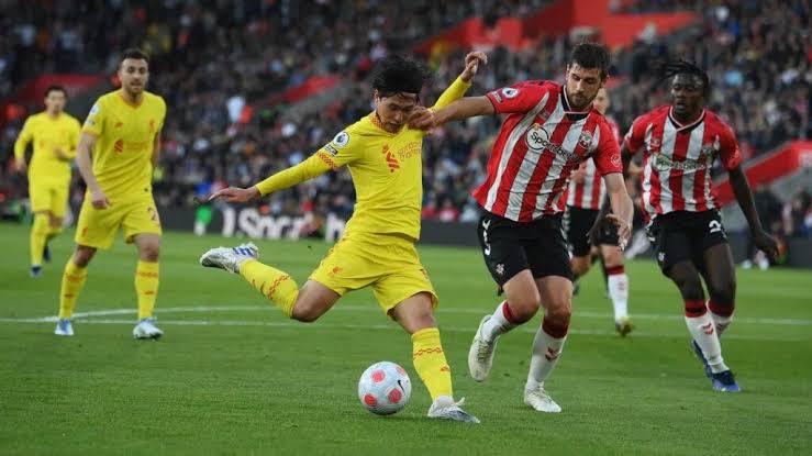 Liverpool come from behind at the Southcoast to keep title hopes alive