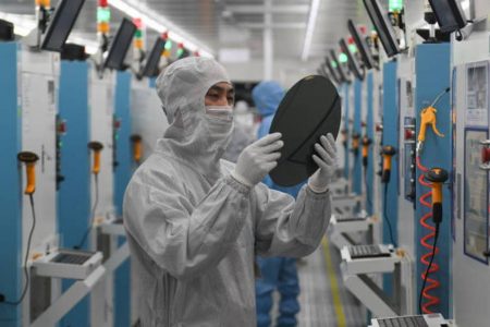 Memory Crunch Takes Center Stage in Tech Earnings as Apple Warns of Growing Pain Ahead
