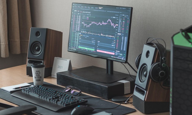 Big Eyes Coin, Waves, and Compound: Altcoins to Consider for Portfolio Upgrade Before Q2