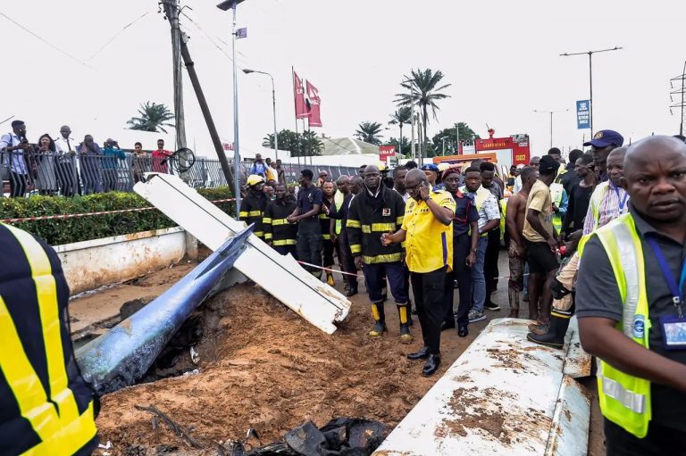 Helicopter Crash, Inferno, Causes Chaos in Lagos Area [video]