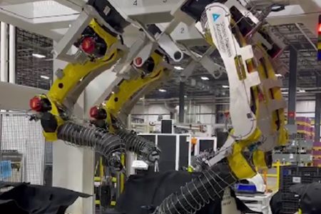 China’s Factory Activity Splits Along State-Private Lines as Export Risks Mount from Iran Conflict