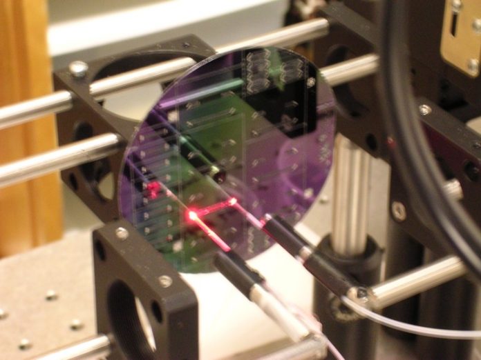 photonic waveguide chip