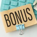 Daily Bonuses vs. Welcome Bonuses: What’s the Best Deal for New Players?