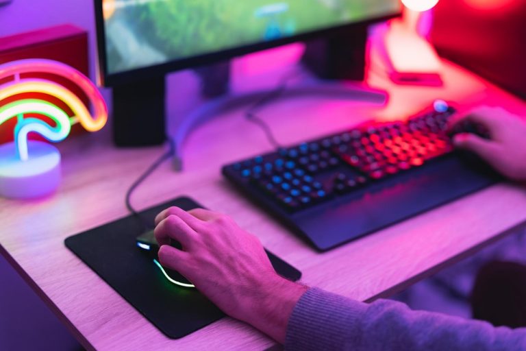 Exploring the Latest Tech Trends in Online Gaming