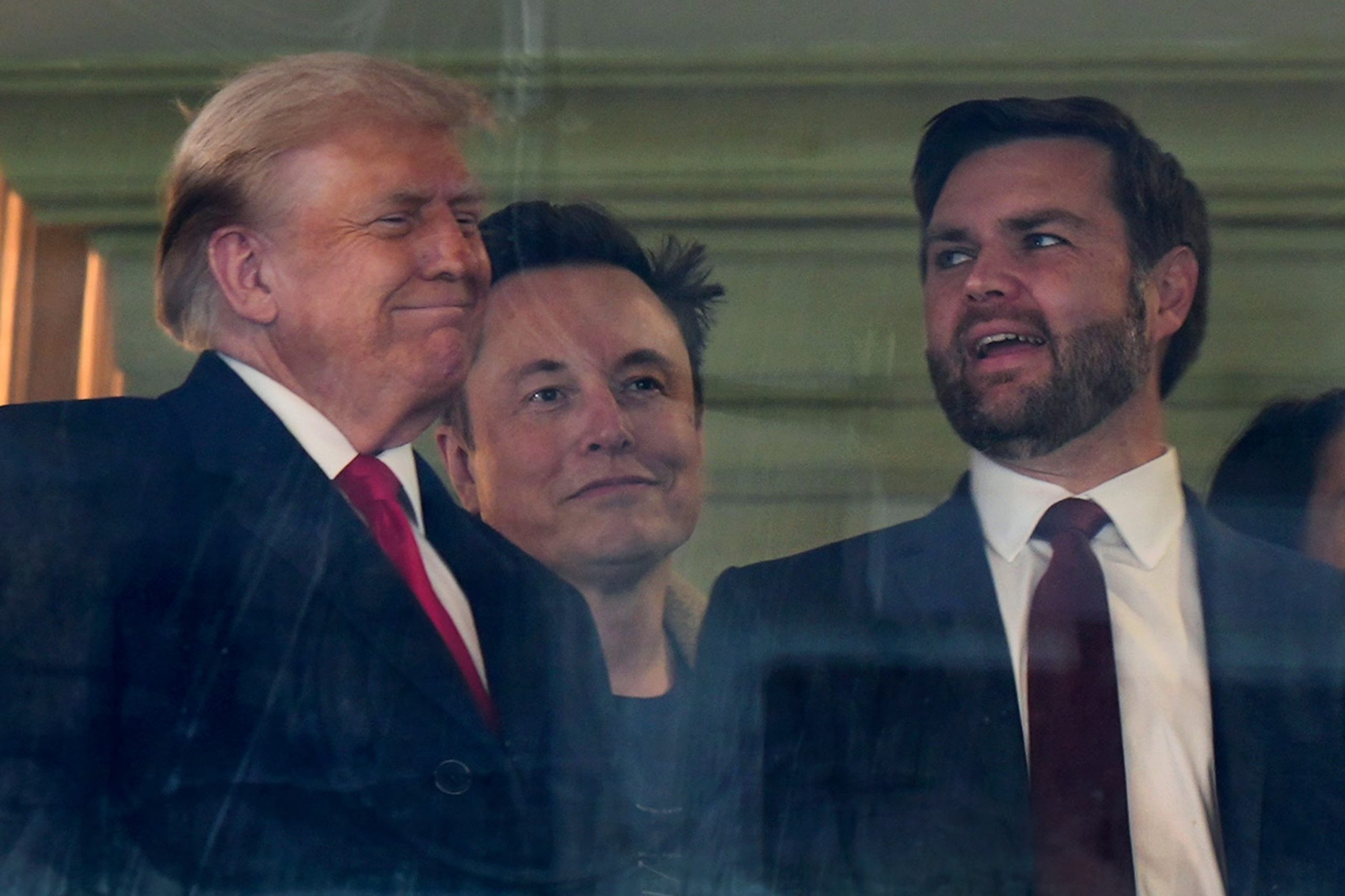 Trump, Speaker Johnson to Meet Tech CEOs on AI as Washington Faces Pressure Over Regulation