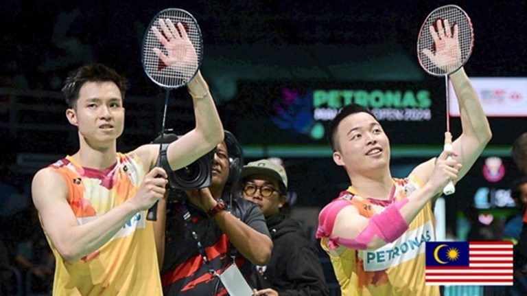 Aaron-Wooi Yik storm into first Singapore Open final