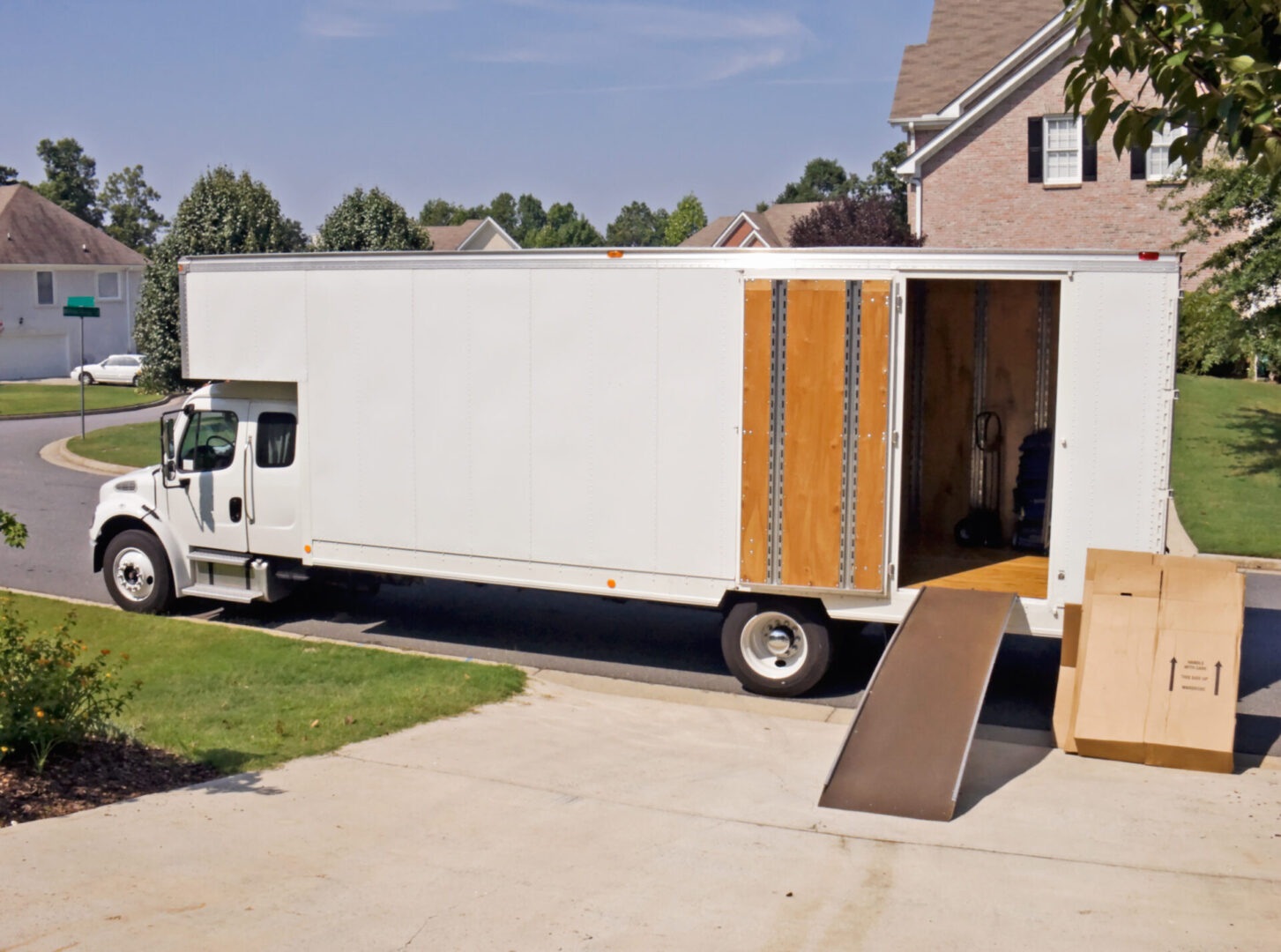 Southern Moves, Northern Efficiency: Hire Reliable Movers in Charlotte, NC