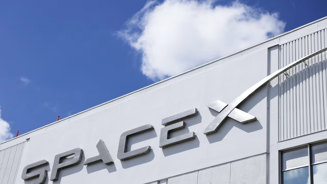 SpaceX Taps Bond Market for $25bn as AI Ambitions and Musk Premium Fuel Investor Frenzy
