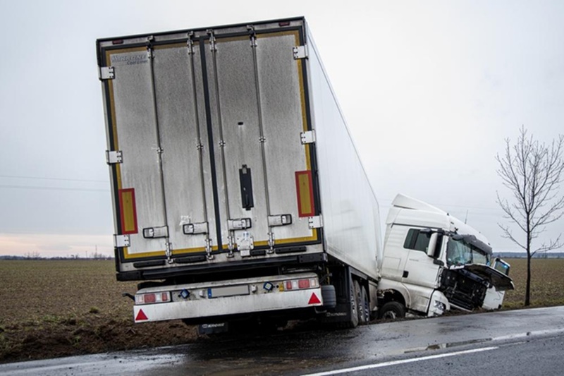 Breaking Down the Main Causes of Truck Accident Cases in Arizona